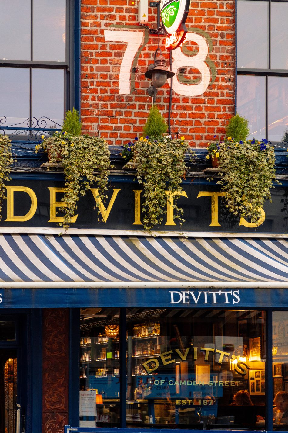 Devitts External 001